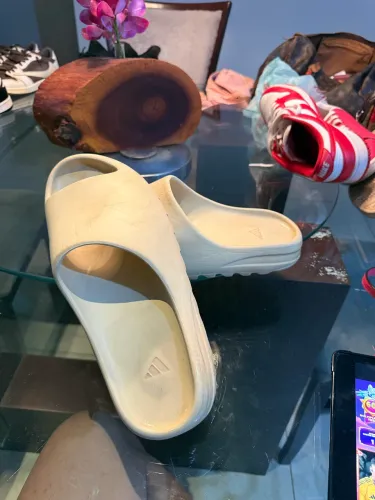 Yeezy Slide tamanho 44