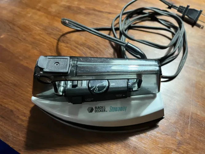Ferro portátil a vapor black&decker