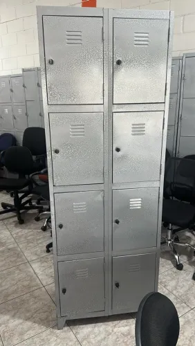 Roupeiro de aço 8 portas pequenas reformado
