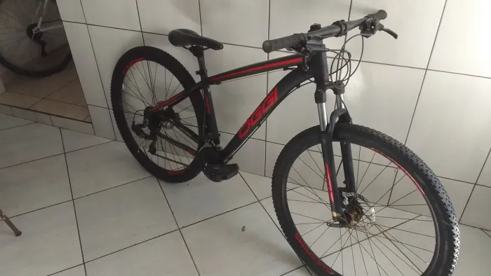Bicicleta oggi em aluminio aro 29 freios hidráulicos posso levar com taxa 