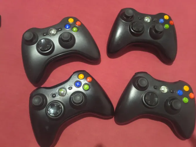 vendo 4 controles de jogos sem fio