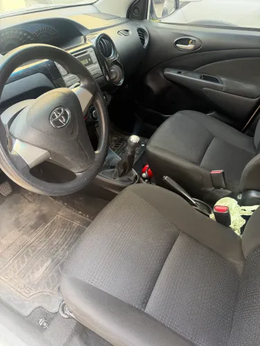 Toyota Etios X 1.3 Flex 16V 5P Mec. 2014