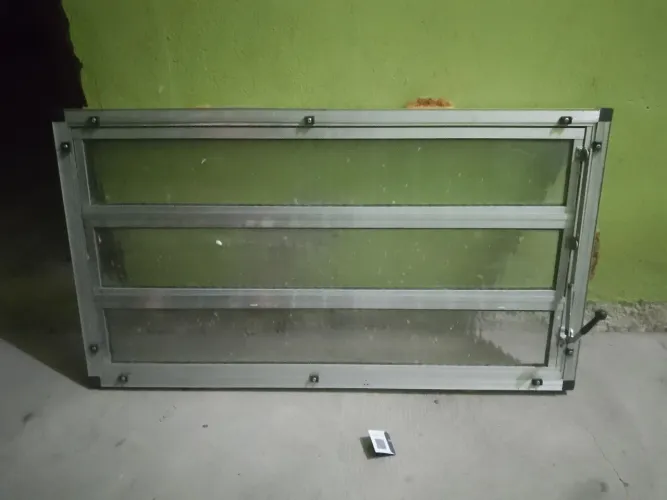 Janela vitro 1,00x 0,56m