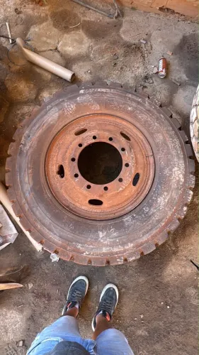 Pneu com rodas 1200 aro 24 lote 53 unidades