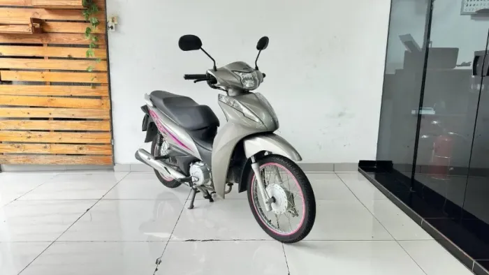 HONDA BIZ 110I 2024 PRATA COM 3.000 KM