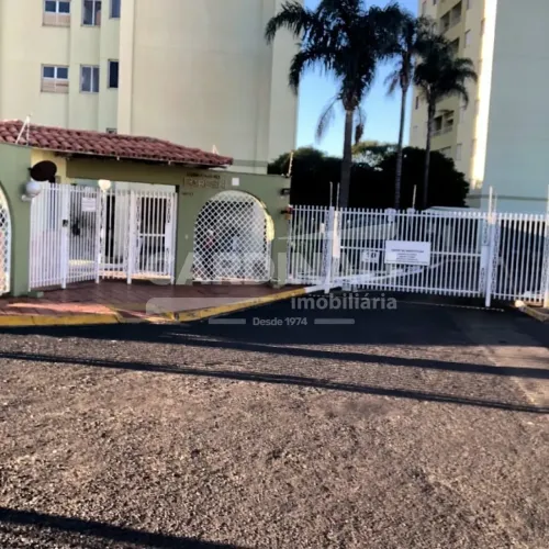Apartamento com ótima localização e condomínio com área de lazer completo.