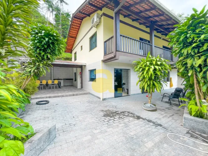 Ampla casa com 5 quartos para locação | Progresso, Blumenau