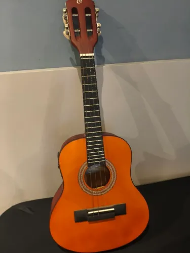 Cavaquinho acústico Giannini