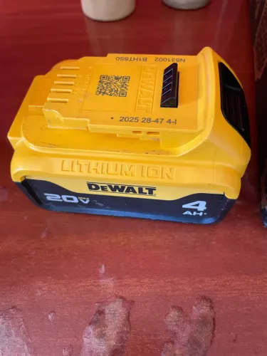 Bateria Dewalt 20v 4.0ah perfeita original