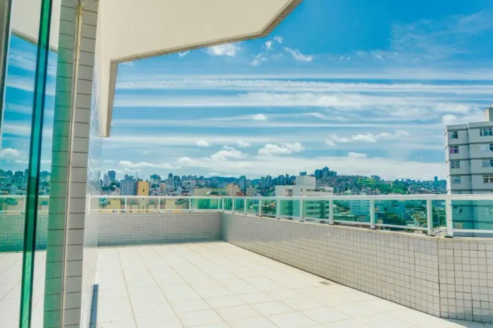 Cobertura Duplex com 5 Quartos, Terraço e 4 Vagas Conforto e Vista em Alto Nível