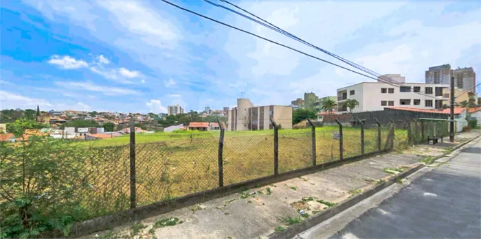 Vende-se terreno perfeito para emprrendimento, 2362 m2 de esquina