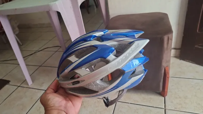 Capacete cannondale