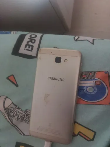 Vende se samsung J5 prime valor 250 .chama *