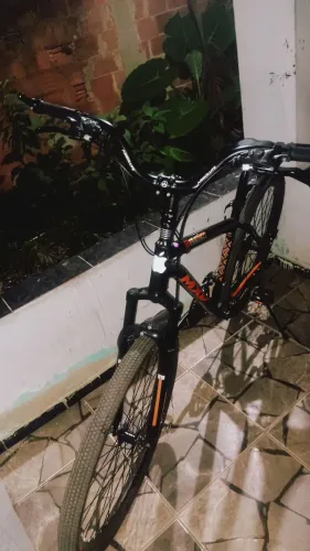 Bicicleta aro 29,(está 65% preparada no estilo RJ)(freio a disco)troca marcha shimano 