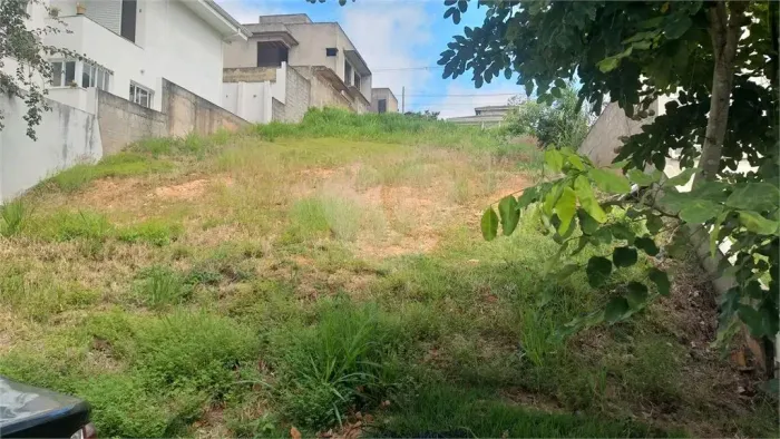 Terreno à Venda no Condomínio Terras de São Francisco em Vinhedo/SP