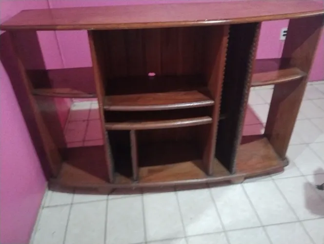 Rack de madeira angelim pedra.