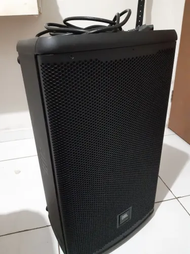 Caixa de som JBL EON 715 650w