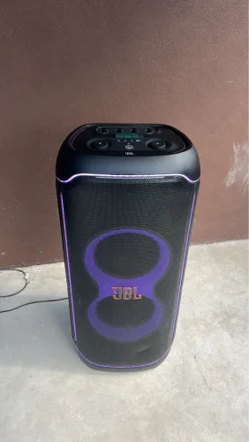 Vendo JBL ultimate 1100 , pego iPhone 17 pro Max