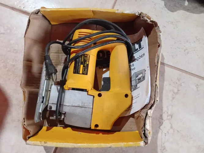 SERRA TICO TICO DEWALT PROFICIONAL 110 VOLT. NOVA NA CAIXA