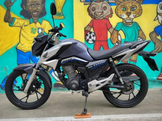 Titan 160 ano 2022 apenas 38.000 km rodados vendo troco e financio, Fan Titan Bros start