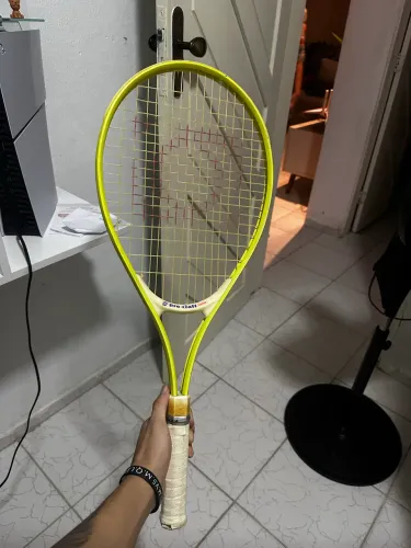 Raquete de Tênis 