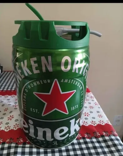 Barril de cerveja Heineken