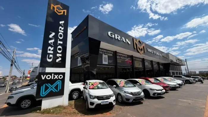 Passo ponto comercial completo de esquina na Av Rio Verde - Goiânia