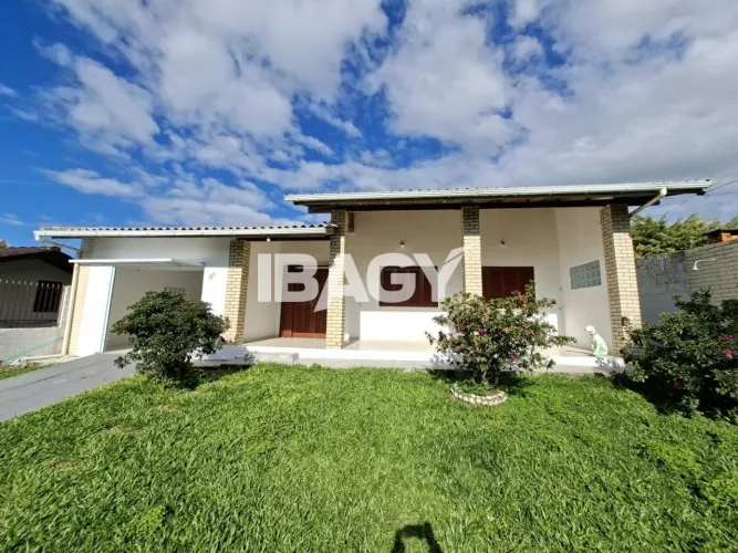 Excelente Casa 3 dormitório(s) em Praia de Fora - Palhoça