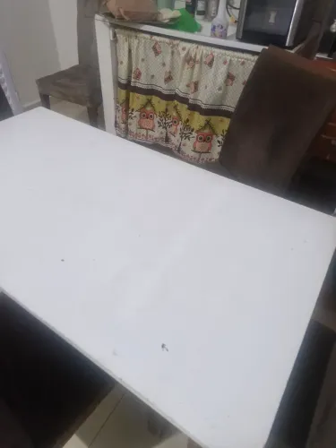 Mesa com 4 cadeiras