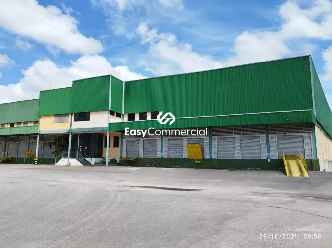Galpão de 1.600 m² com doca em Pouso Alegre