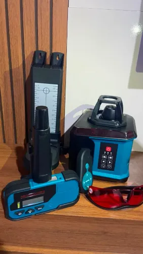 Nível laser Makita