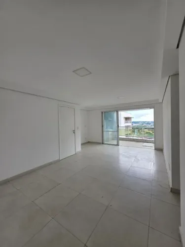 Apto Andar Alto E Nascente / Venda