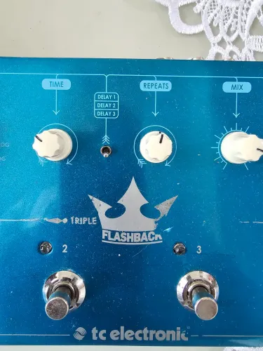 Pedal delay Tc eletronic flashback Triple 