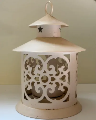 Porta-Vela Decorativo Tipo Lanterna em Metal Branco