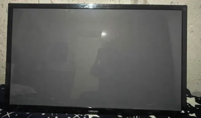 TV Samsung Plasma Display 43" (Model PN43H4000AGXZD) + Controle + Antena + Chromecast
