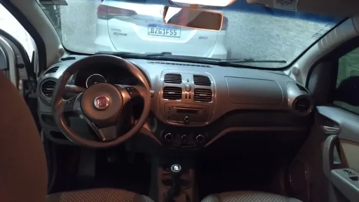 Fiat Grand Siena Essence 1.6 Flex 16V 2015