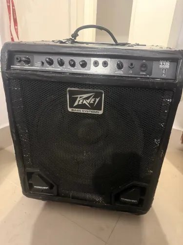 Amplificador combo de Baixo Peavey Max 115