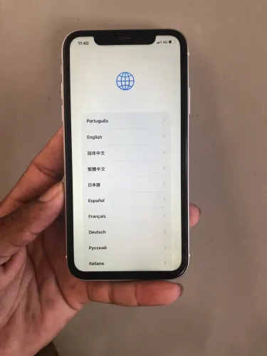 iPhone 11 funcionando tudo perfeitamente somente tampa de trás trincada