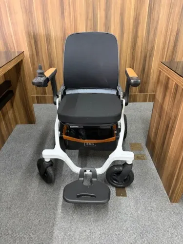 Cadeira De Rodas Motorizada Compacta Power Lite