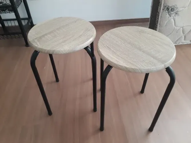 Duas banquetas baixas banquinho design madeira