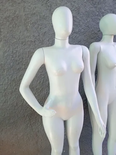 Manequins feminino slim plástico 