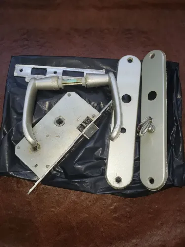 Fechadura de banheiro completa