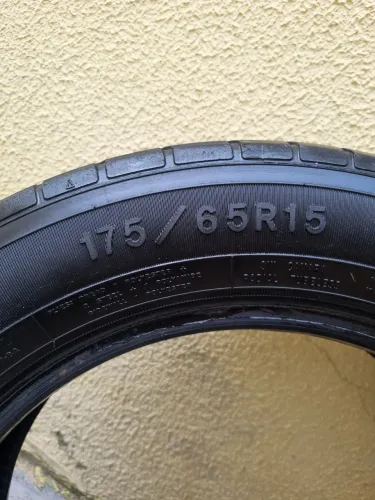 Pneus Goodyear Assurance 175/65R15 usado em bom estado