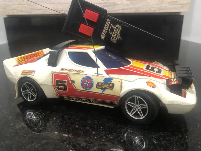 Lancia stratus da estrela com controle remoto
