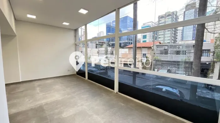 Casa 280m² próximo a faculdade FMU para locação na Vila Nova Conceição