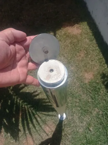 Pe de mesa com furo para o vidro