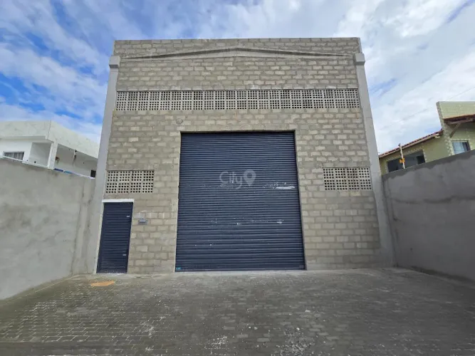 ALUGA-SE GALPÃO COMERCIAL  185 m²  EXCELENTE LOCALIZAÇÃO