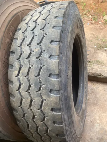 Pneus 295/80 R22.5