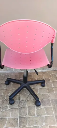 cadeira de secretaria giratoria rosa