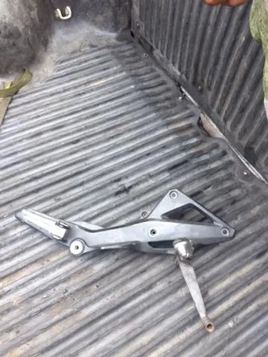 Pedaleira ou bacalhau da Hornet direita